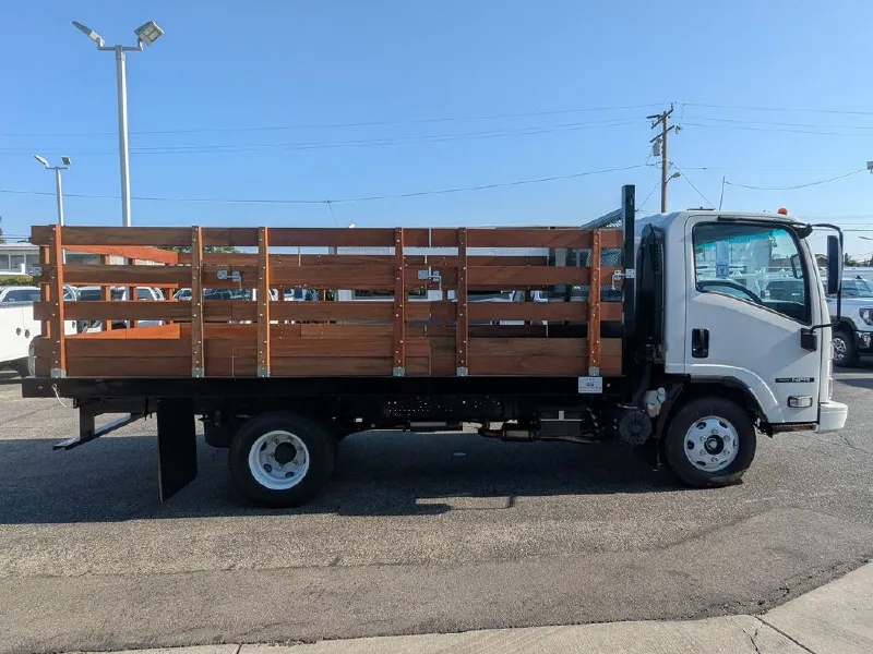 2025 ISUZU NPR