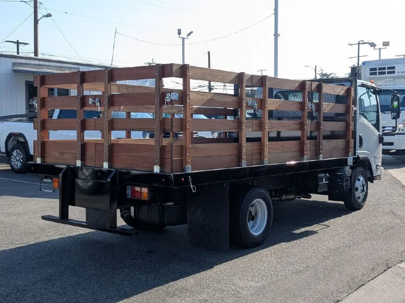 2025 ISUZU NPR
