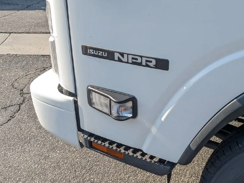 2025 ISUZU NPR