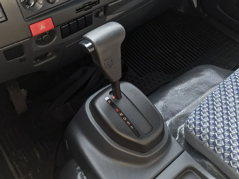 2025 ISUZU NPR