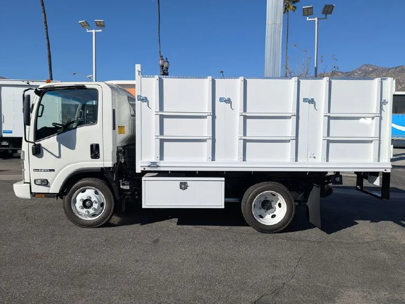 2026 ISUZU NPR HD