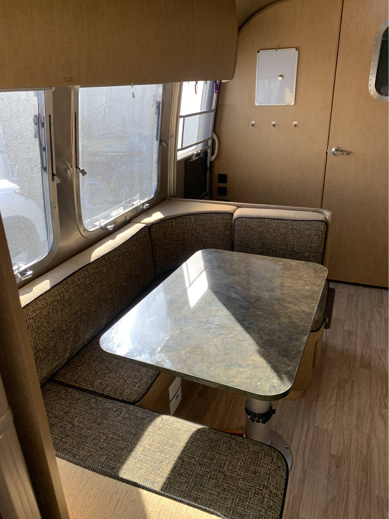 A photo of this 2015 Airstream FLYING CLOUD 23FB