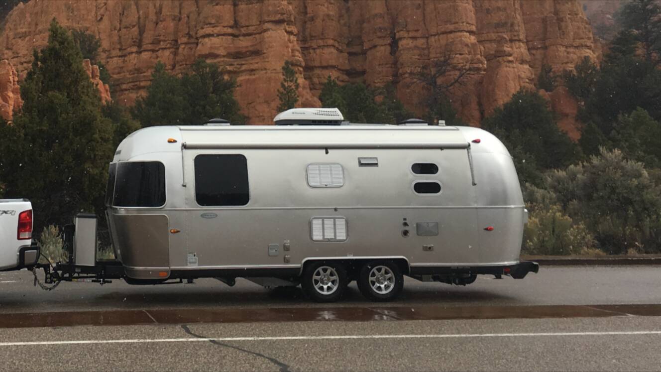 A photo of this 2015 Airstream FLYING CLOUD 23FB
