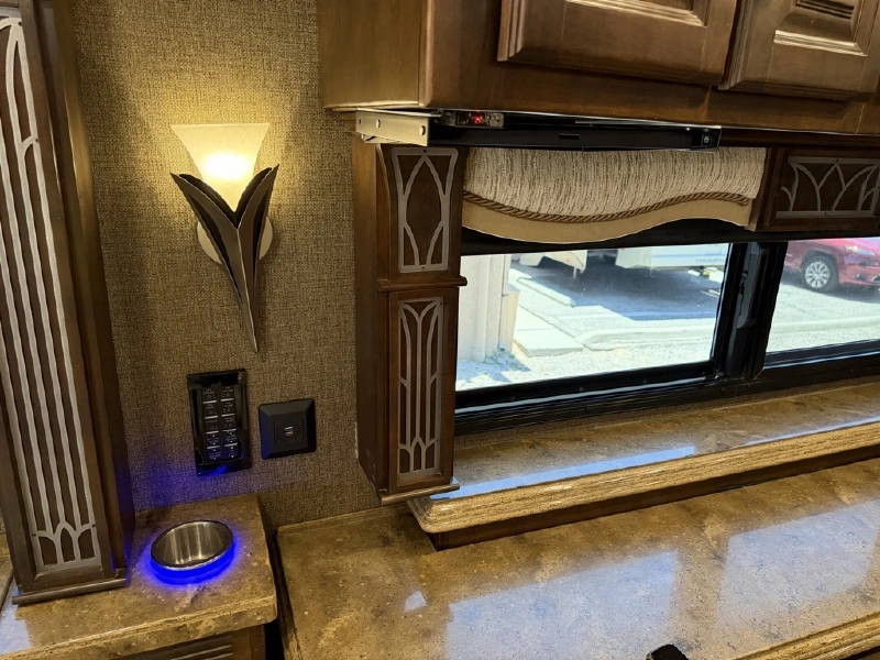 2017 TIFFIN MOTORHOMES 45OPP