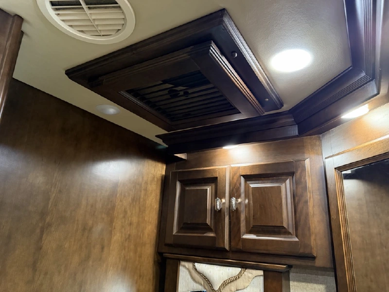2017 TIFFIN MOTORHOMES 45OPP