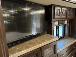 2017 TIFFIN MOTORHOMES 45OPP