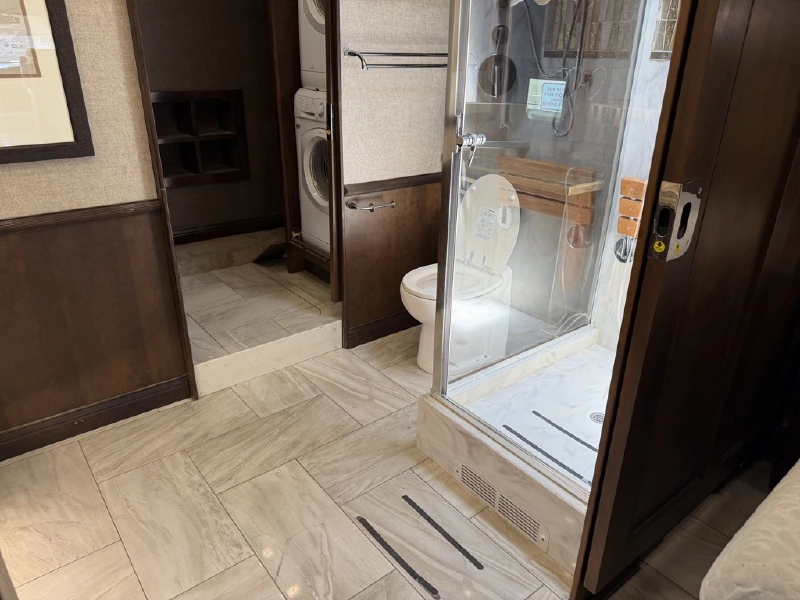2017 TIFFIN MOTORHOMES 45OPP