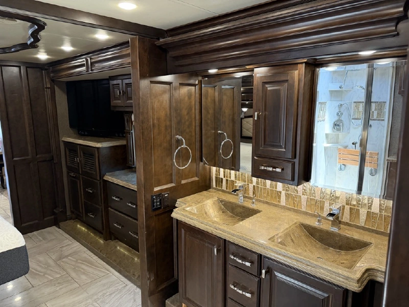 2017 TIFFIN MOTORHOMES 45OPP