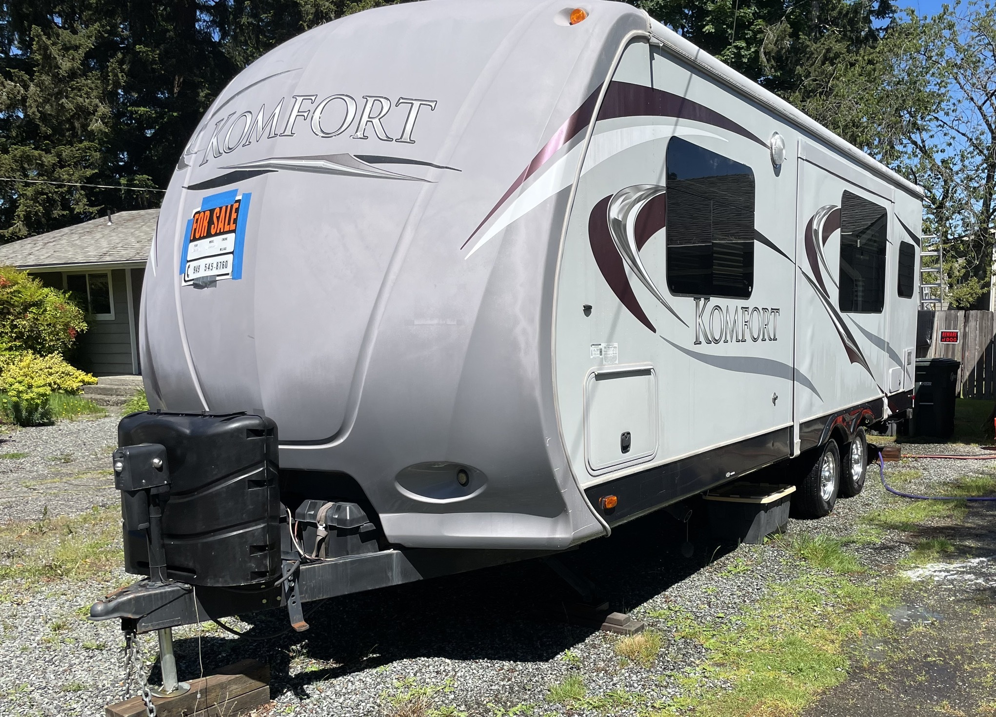2012 Dutchmen KOMFORT 2410RK in bothell WA