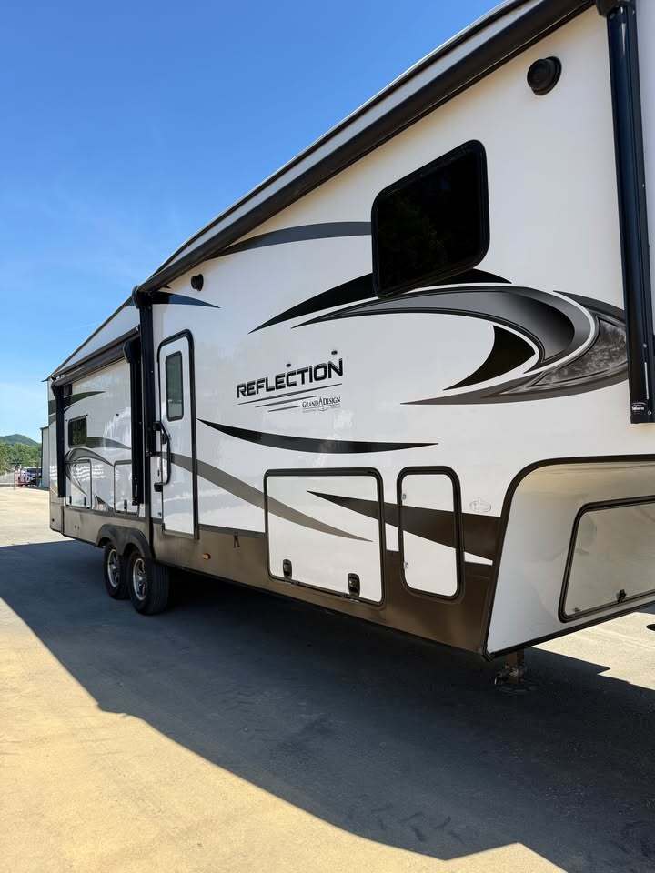 2021 Grand Design REFLECTION 320MKS in shepherdsville KY