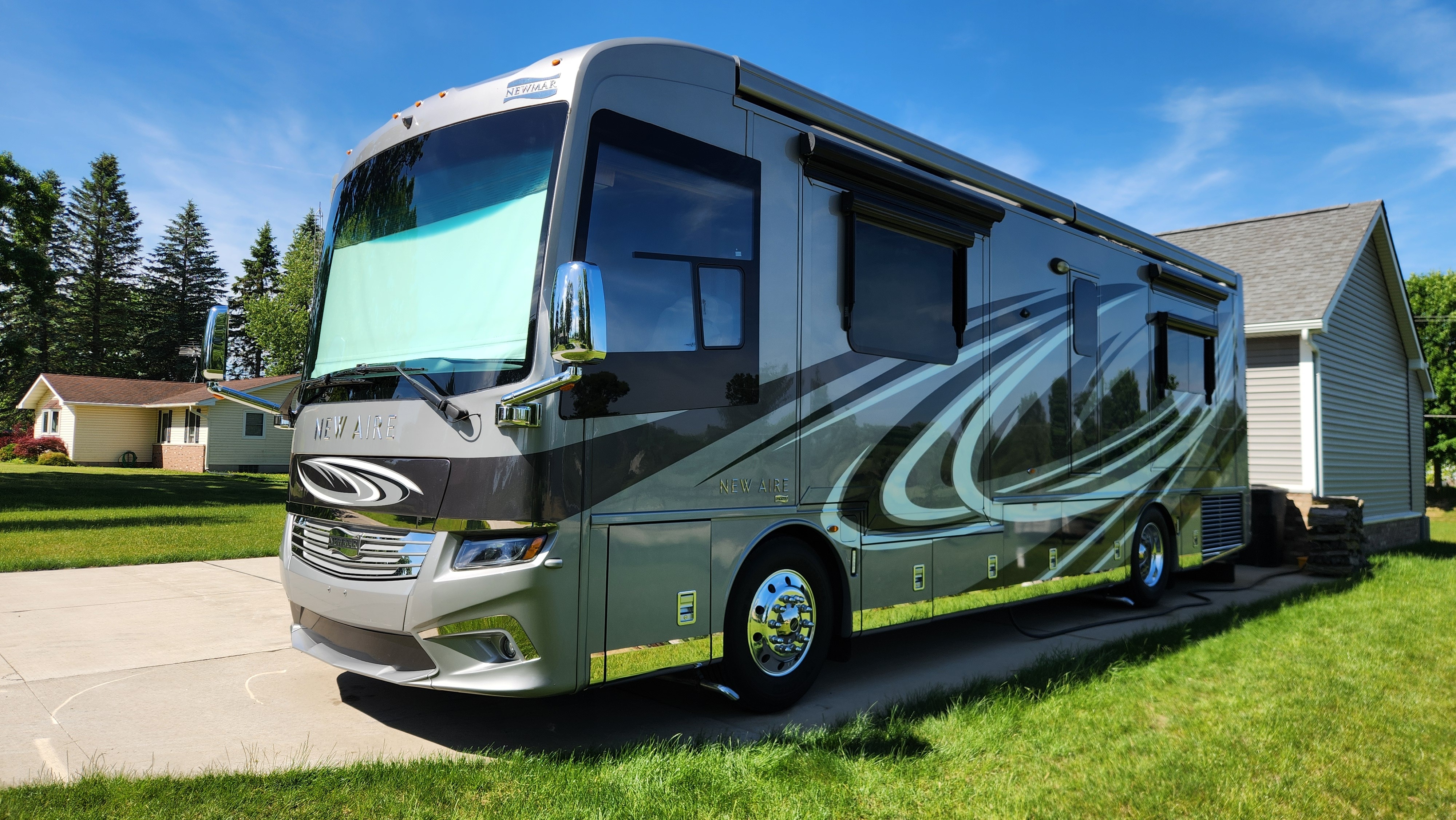 2019 Newmar NEW AIRE 3345 in fowlerville MI