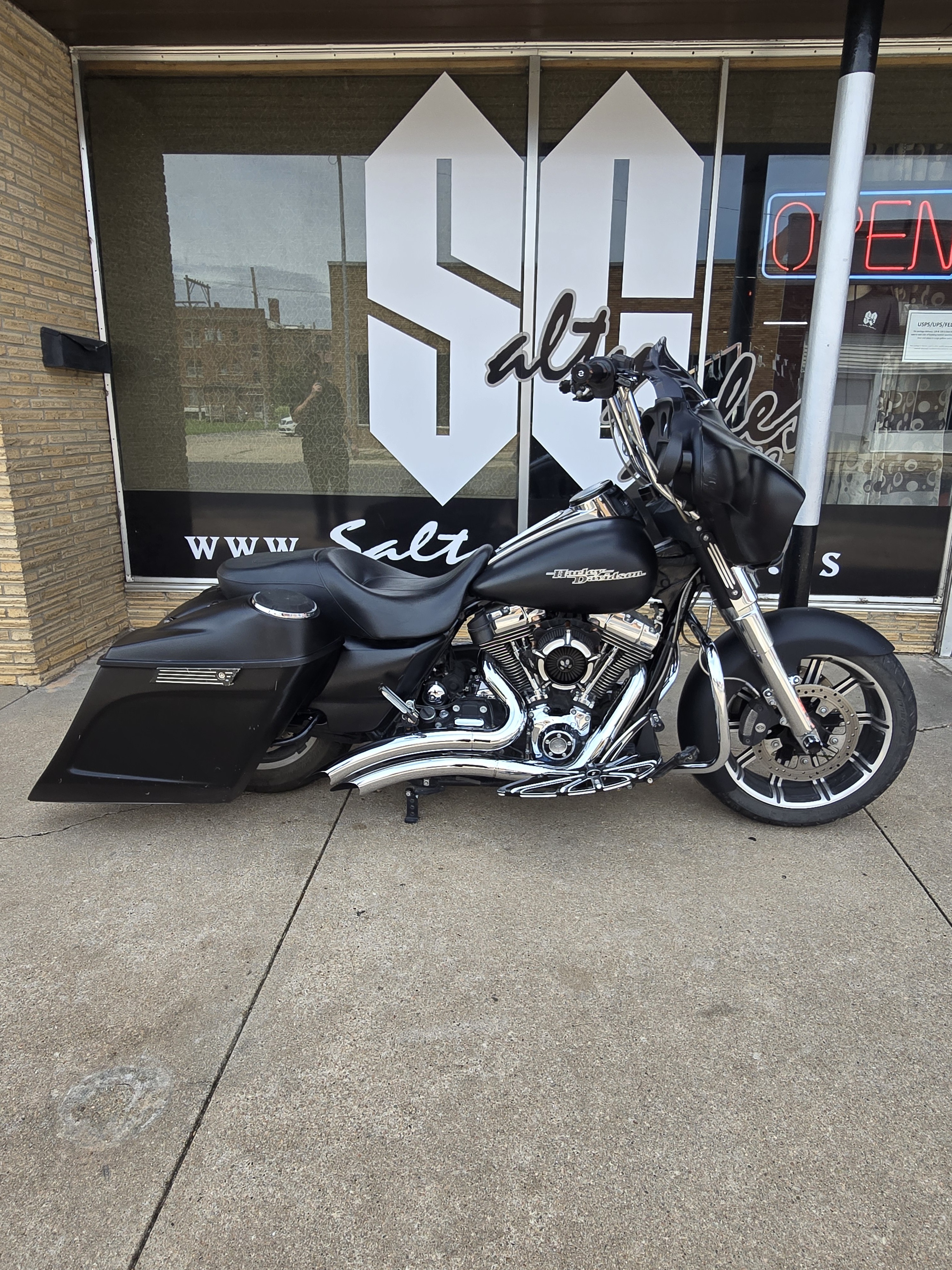 2014 Harley-Davidson STREET GLIDE in Hutchinson, KS