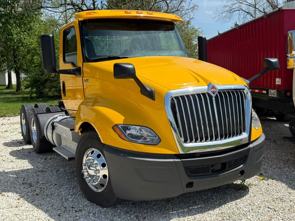 2019 INTERNATIONAL LT in London Mills, IL
