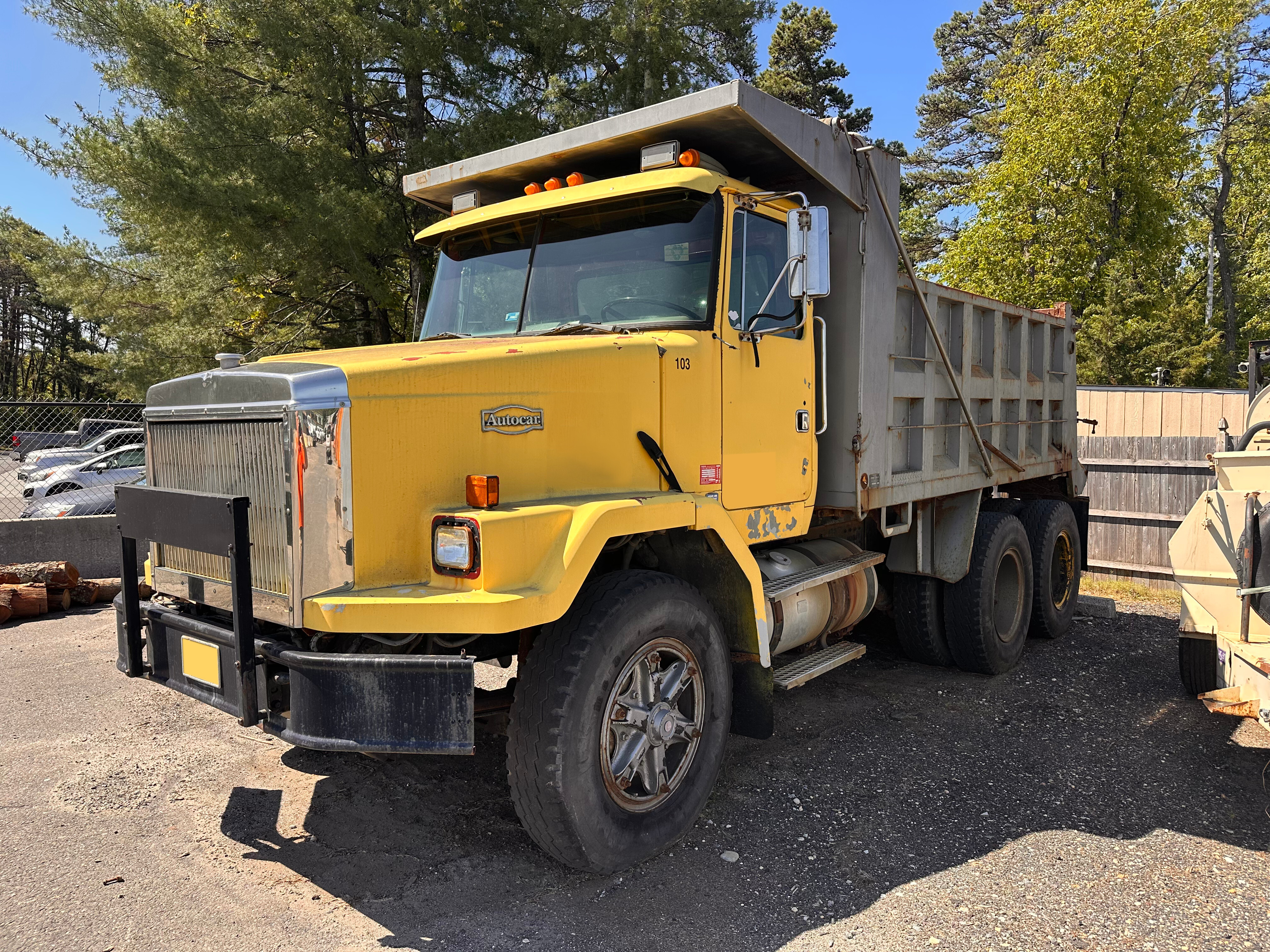 1988 AUTOCAR DK64B in Spring City, PA