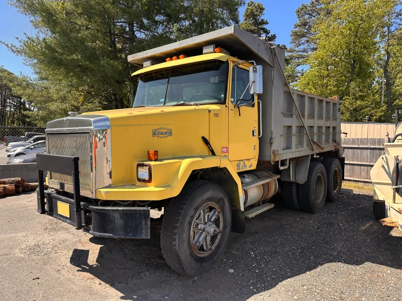 1988 AUTOCAR DK64B