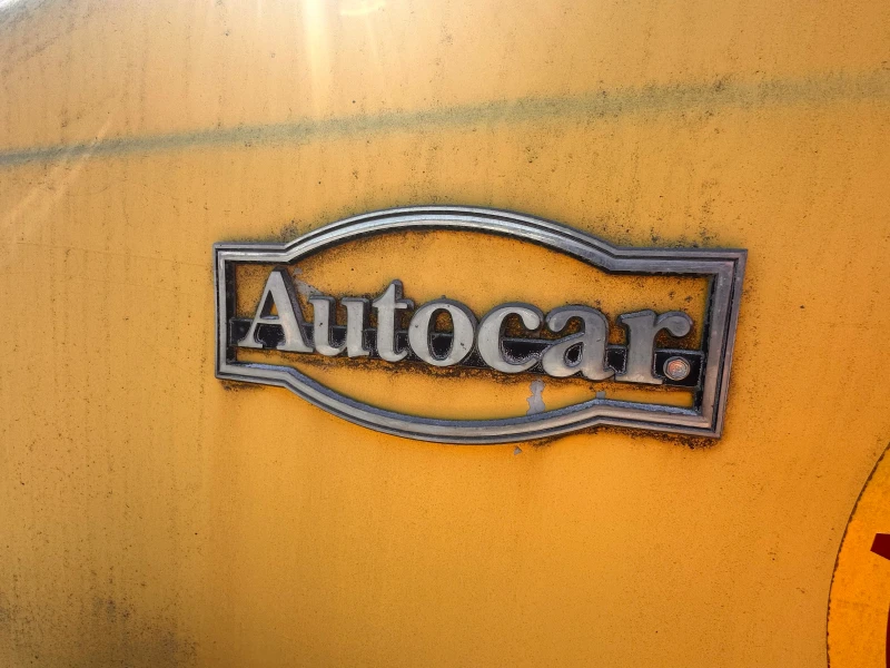 1988 AUTOCAR DK64B