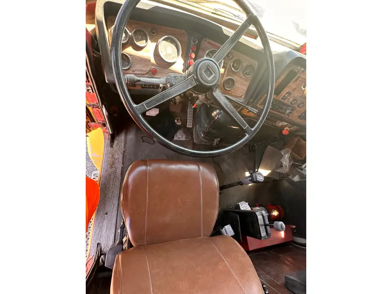 1988 AUTOCAR DK64B