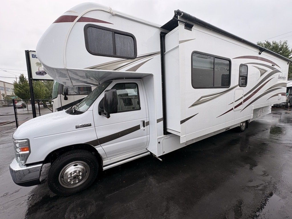 2017 Forest River SUNSEEKER 3050S in salem OR