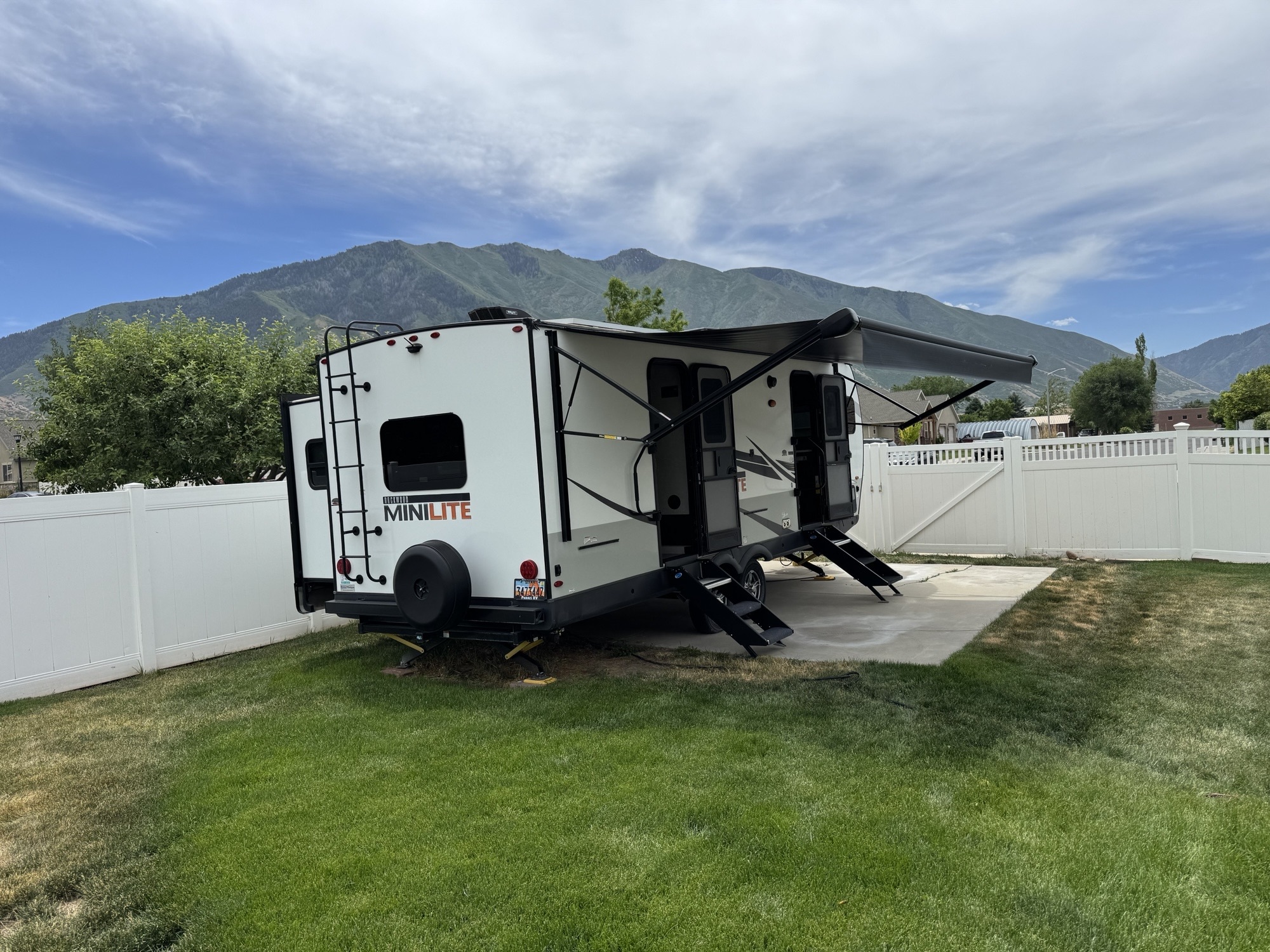 2021 Forest River ROCKWOOD MINI LITE 2516S in mapleton UT