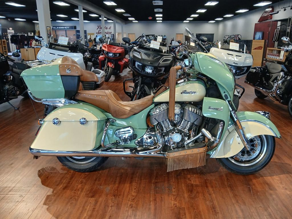 2017 Indian Roadmaster Willow Green Over Ivory Cream BASE in Ocala, FL