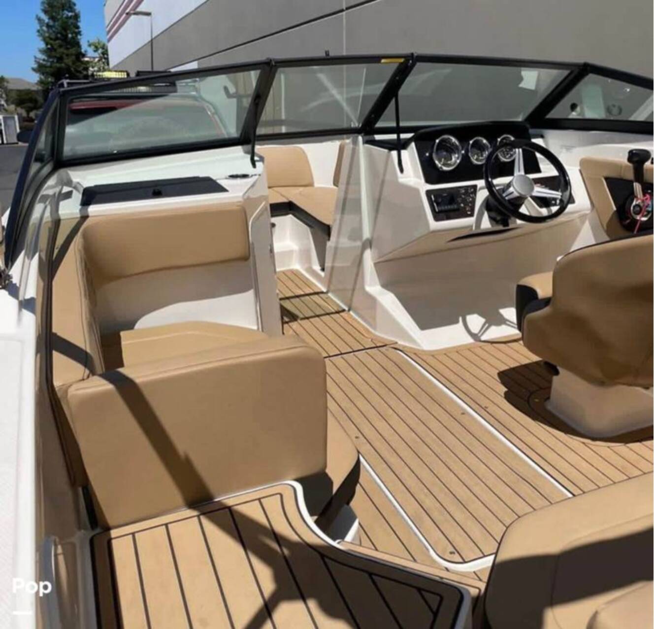 A photo of this 2022 Sea Ray SPX 190