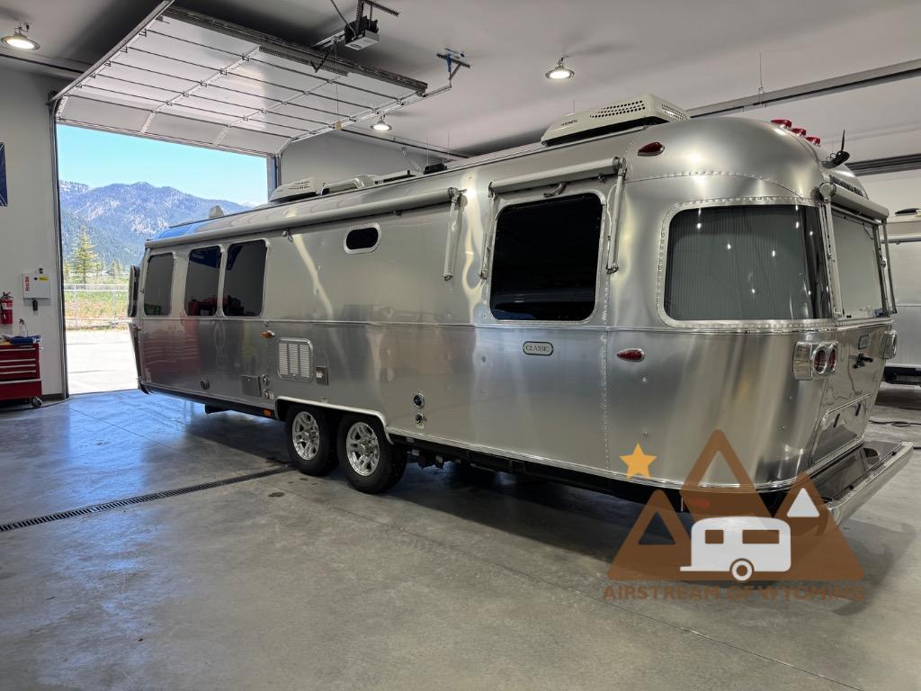 2020 Airstream Classic 30RB in etna WY