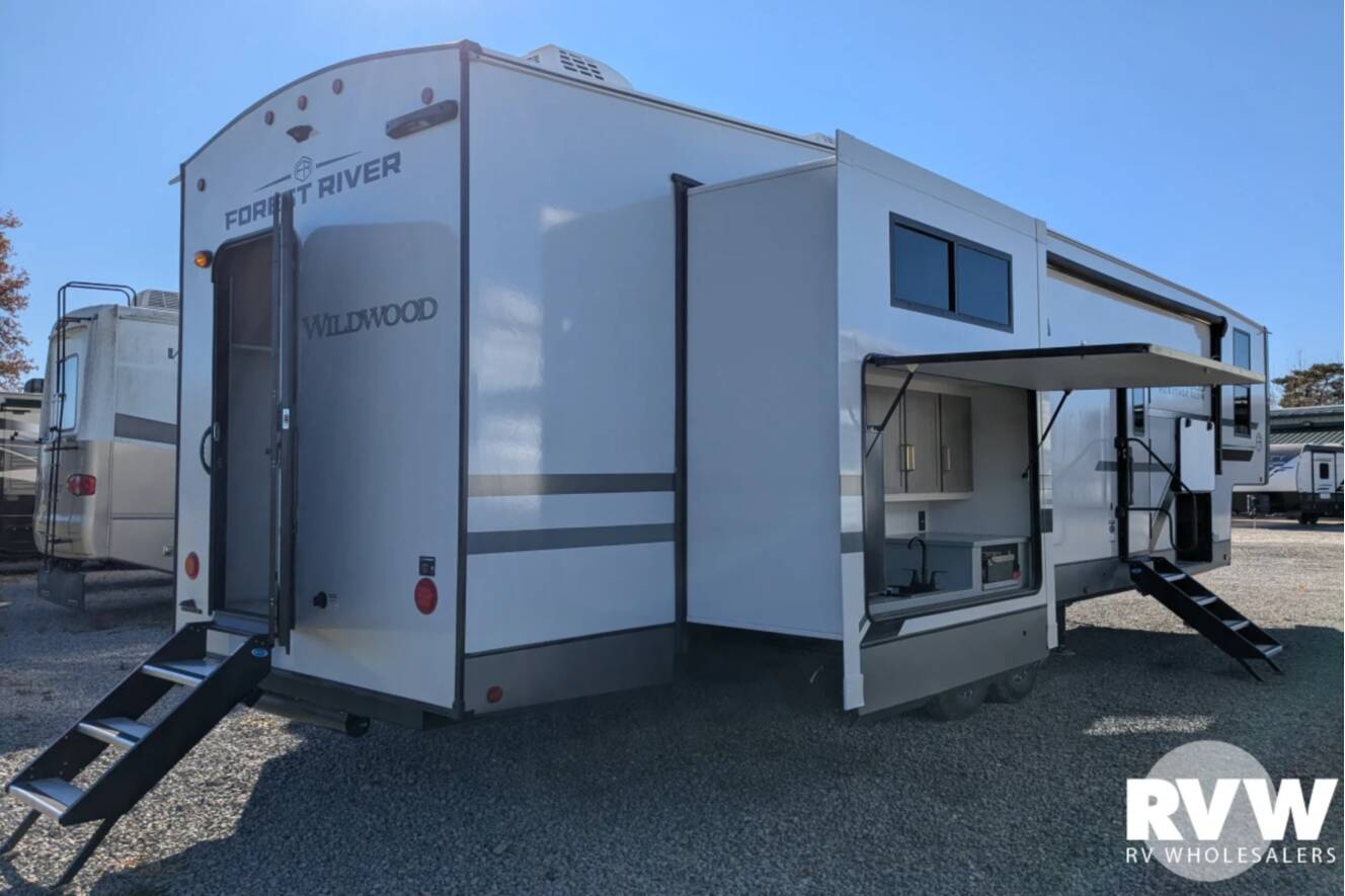 A photo of this 2027 Forest River Heritage Glen 356QB