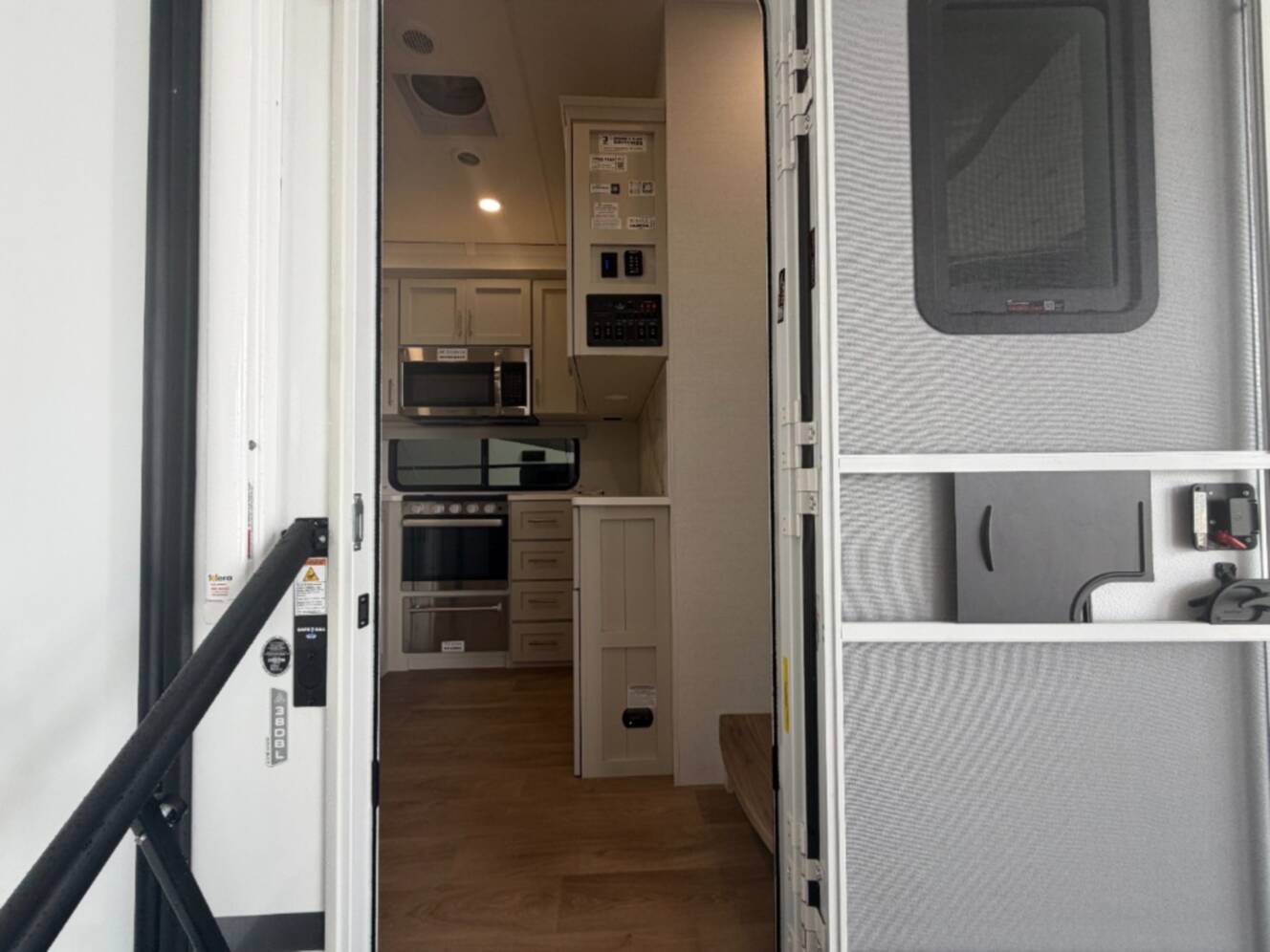 A photo of this 2027 Alliance Rv Avenue 38DBL