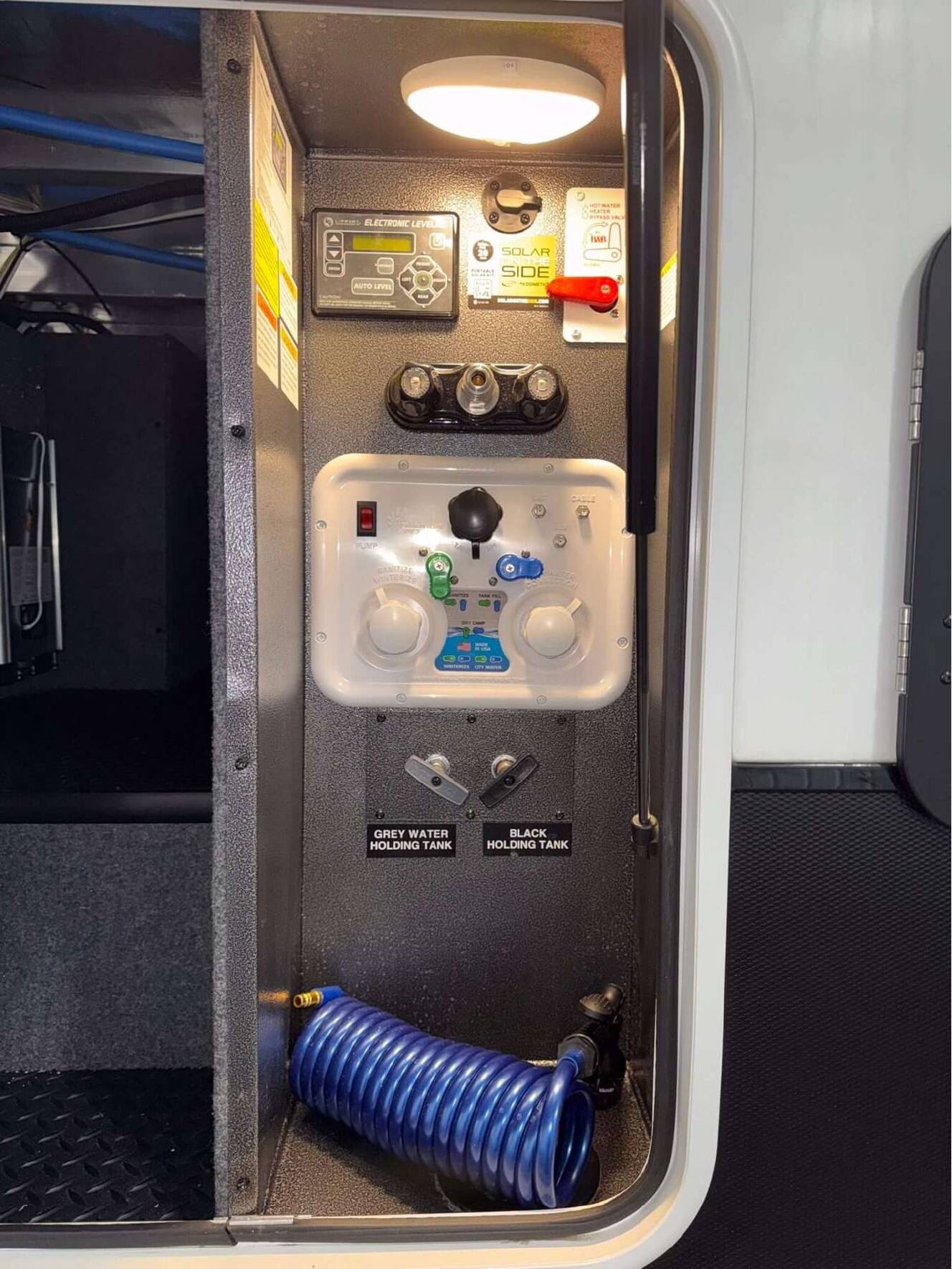 A photo of this 2026 Jayco Seismic 395