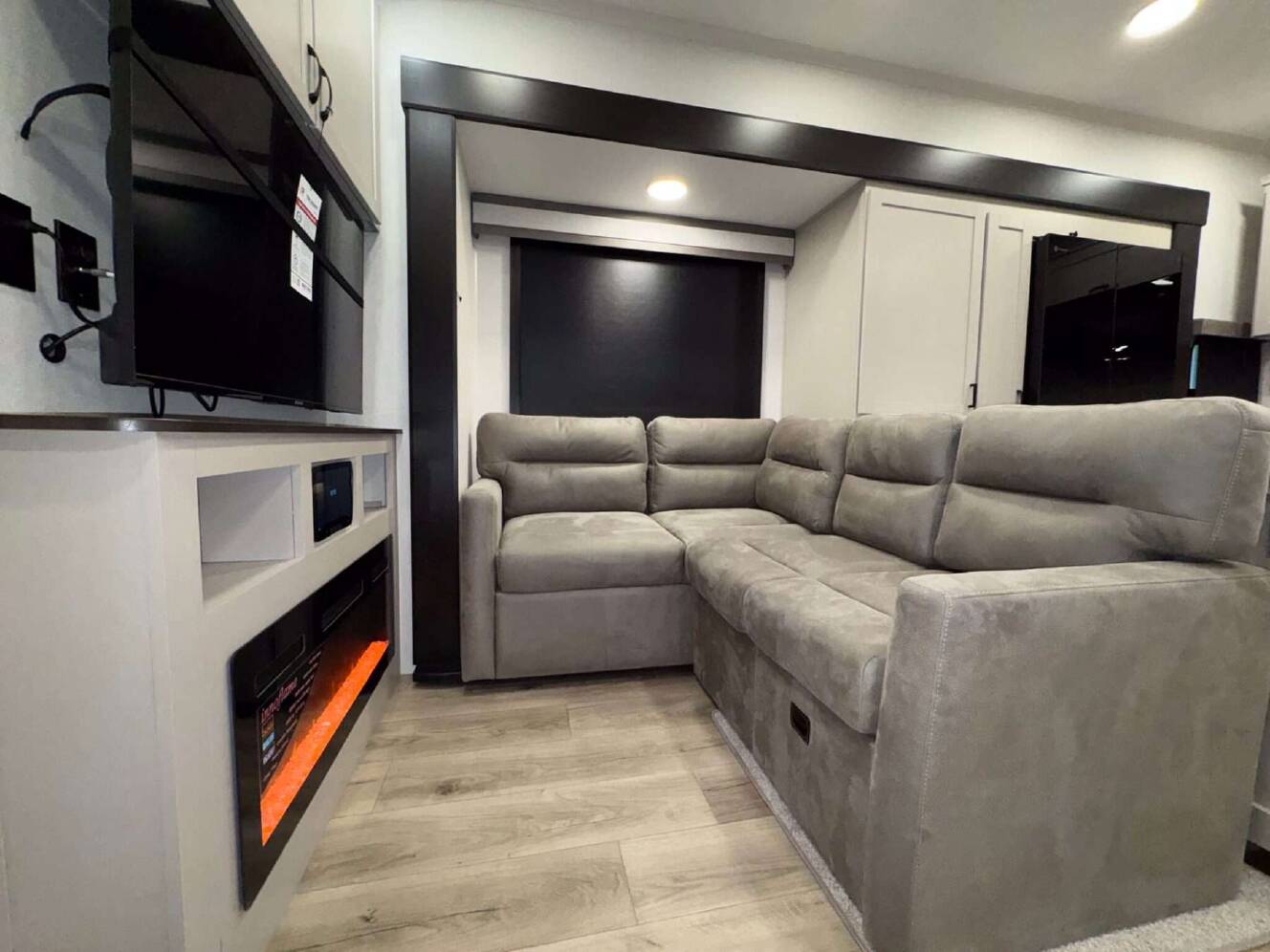 A photo of this 2026 Jayco Seismic 395
