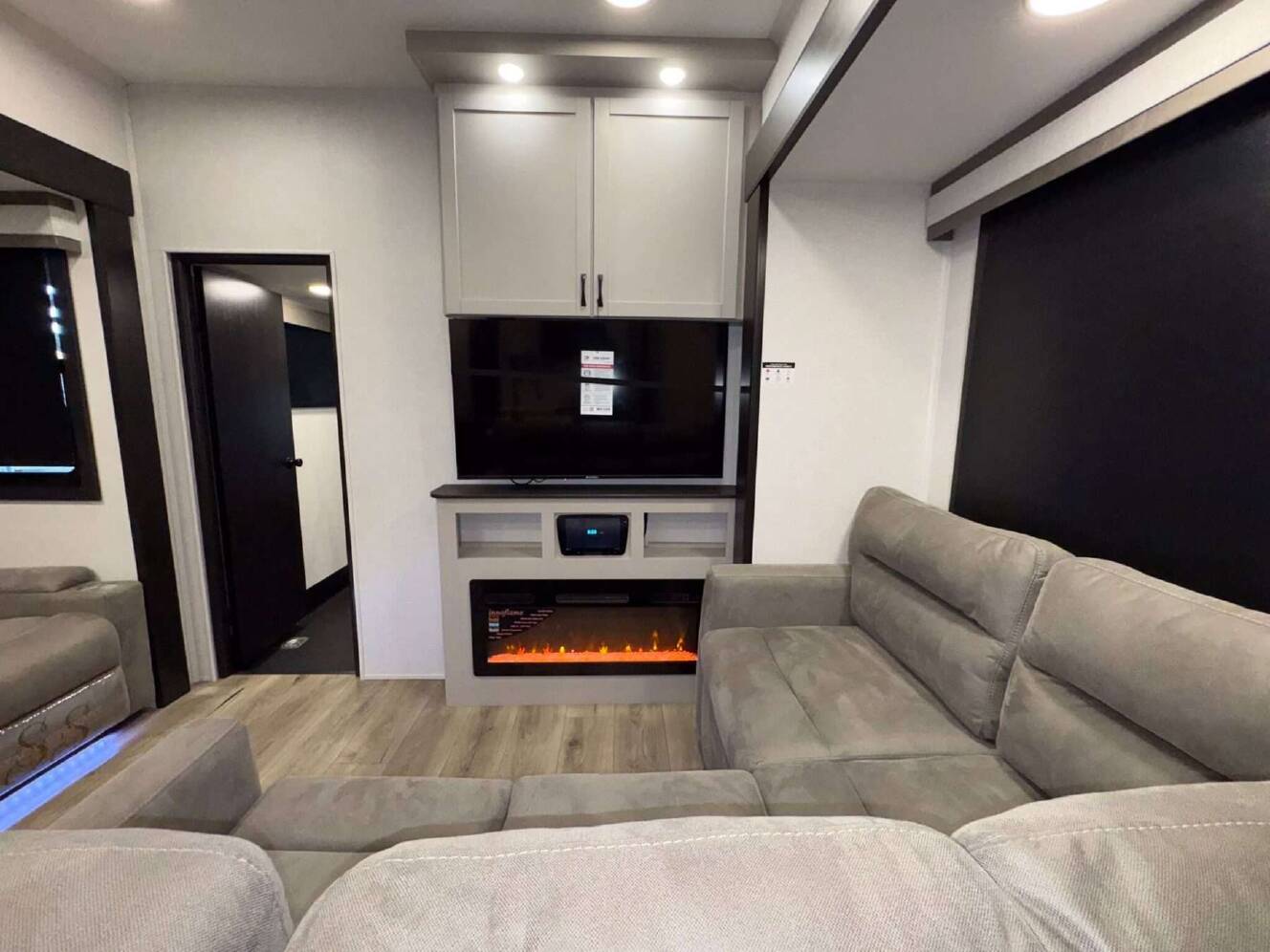 A photo of this 2026 Jayco Seismic 395