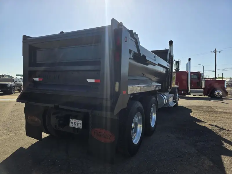 2014 PETERBILT 388