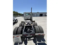 2022 VOLVO VNL64T300