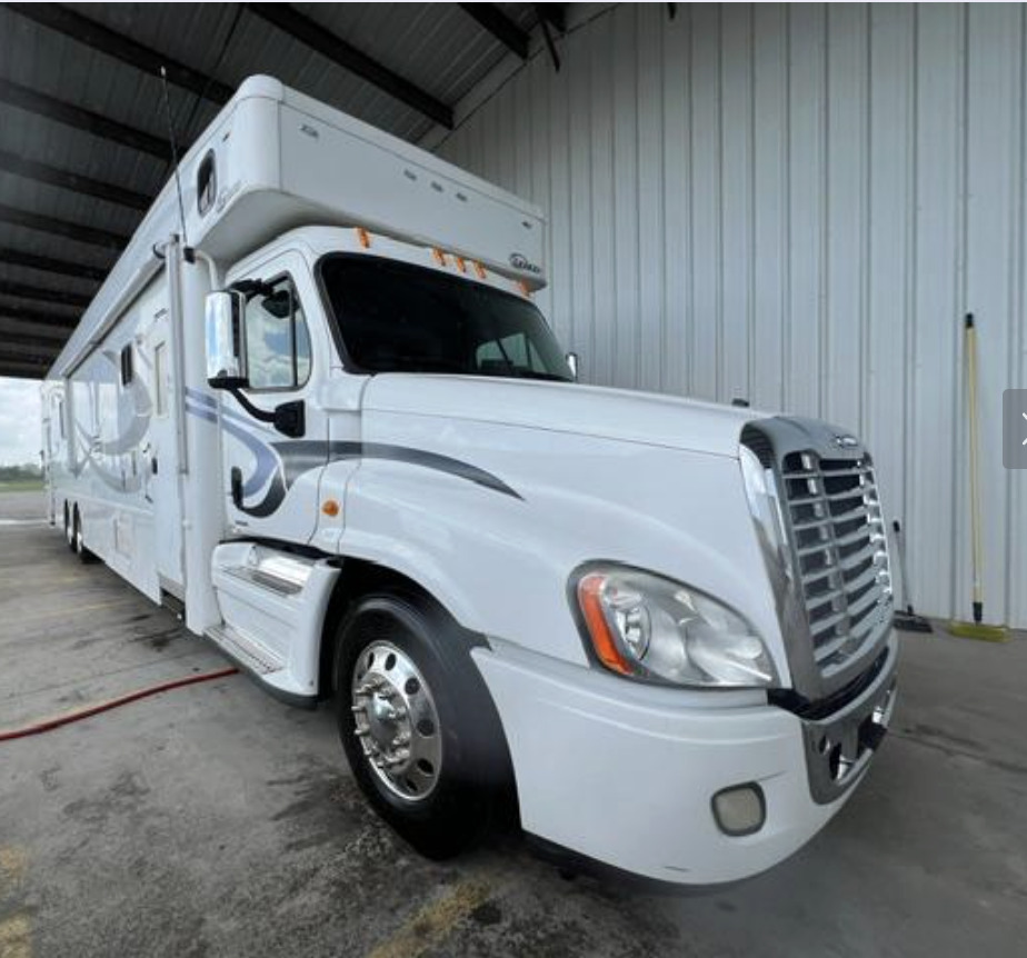 2010 Showhauler Dual Slide Garage Unit Showhauler Dual Slide Garage Unit in wynnewood OK