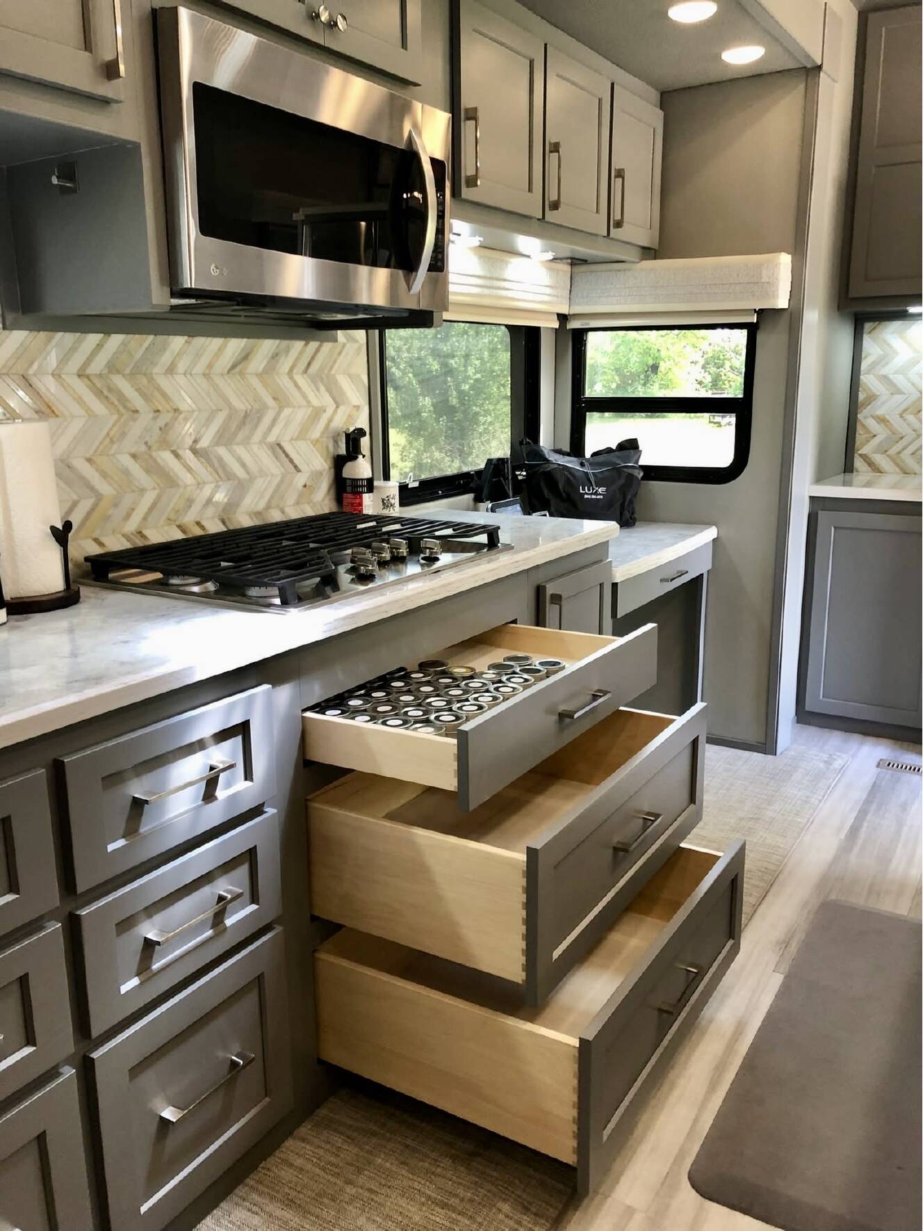 A photo of this 2021 Luxe ELITE 44 FL