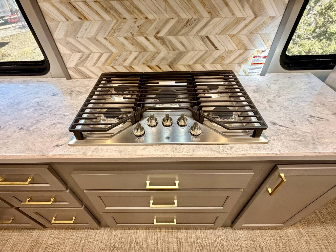 A photo of this 2021 Luxe ELITE 44 FL