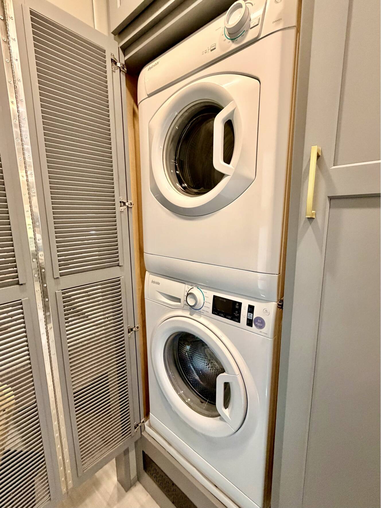 A photo of this 2021 Luxe ELITE 44 FL