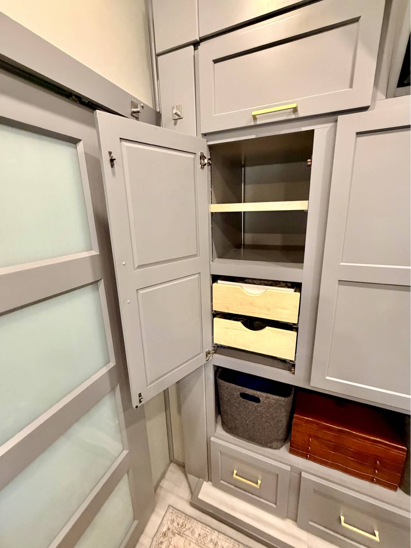 A photo of this 2021 Luxe ELITE 44 FL
