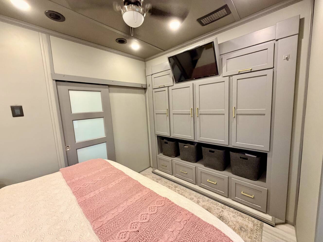 A photo of this 2021 Luxe ELITE 44 FL