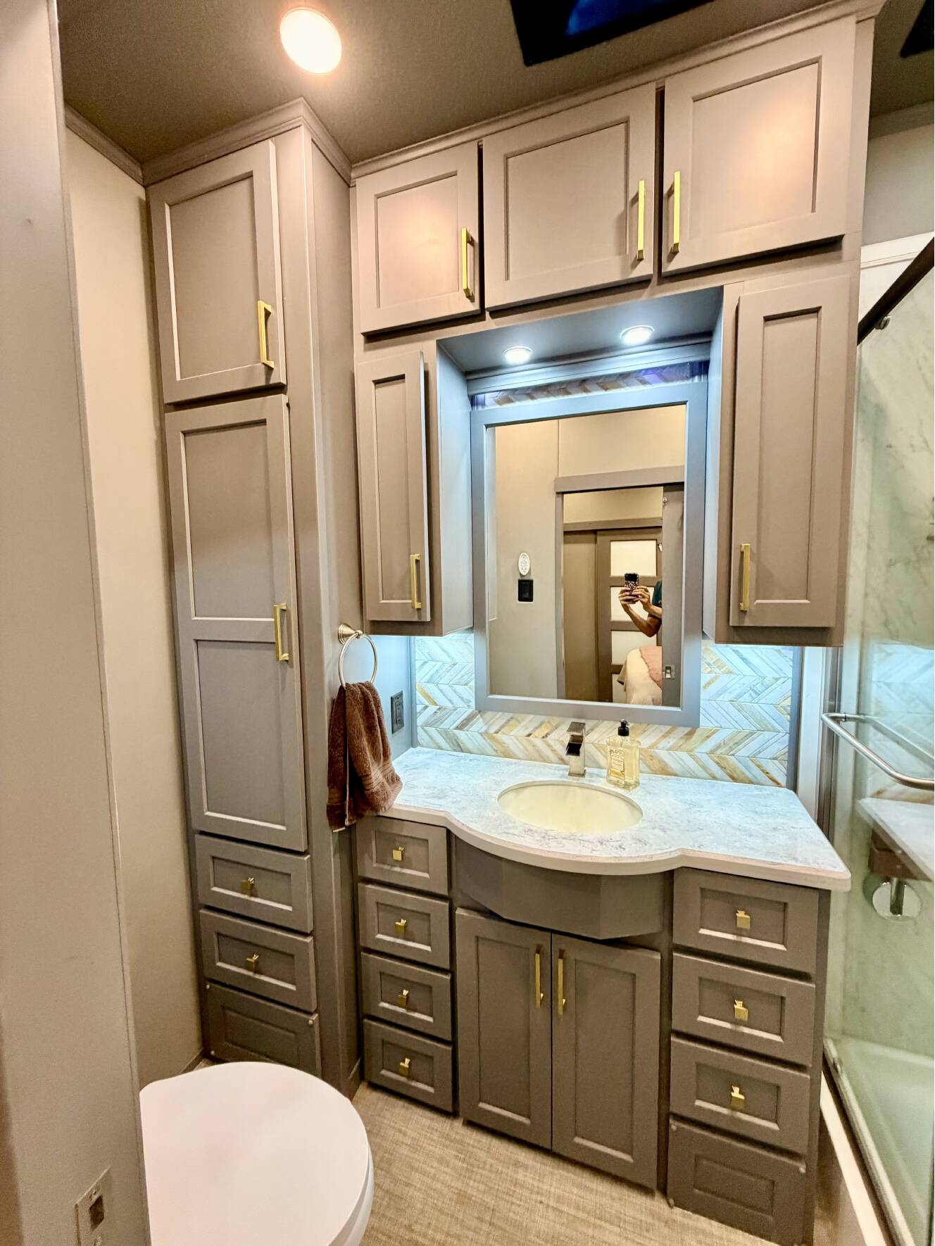 A photo of this 2021 Luxe ELITE 44 FL