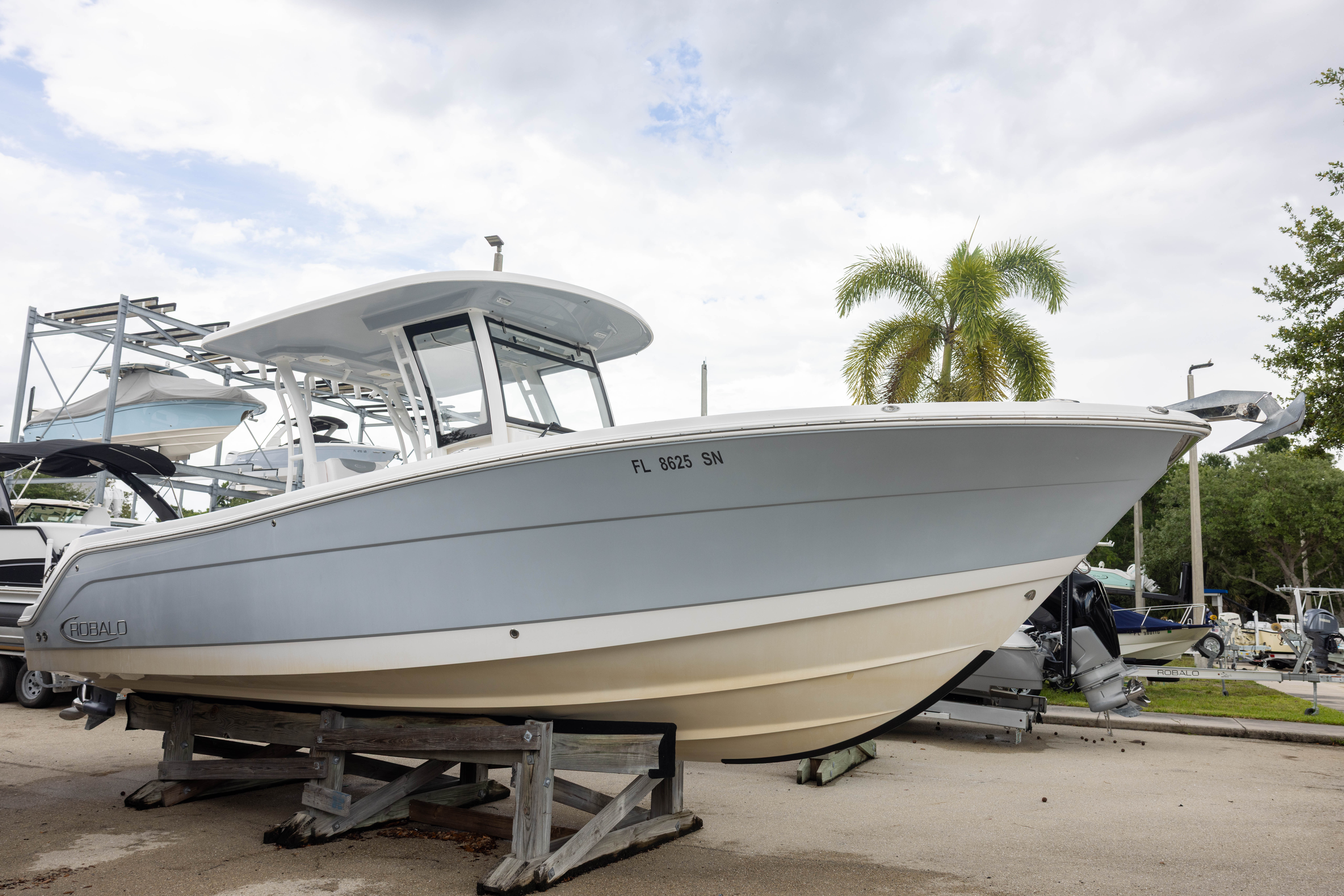 2020 Robalo R302 CC NAN in fort myers FL