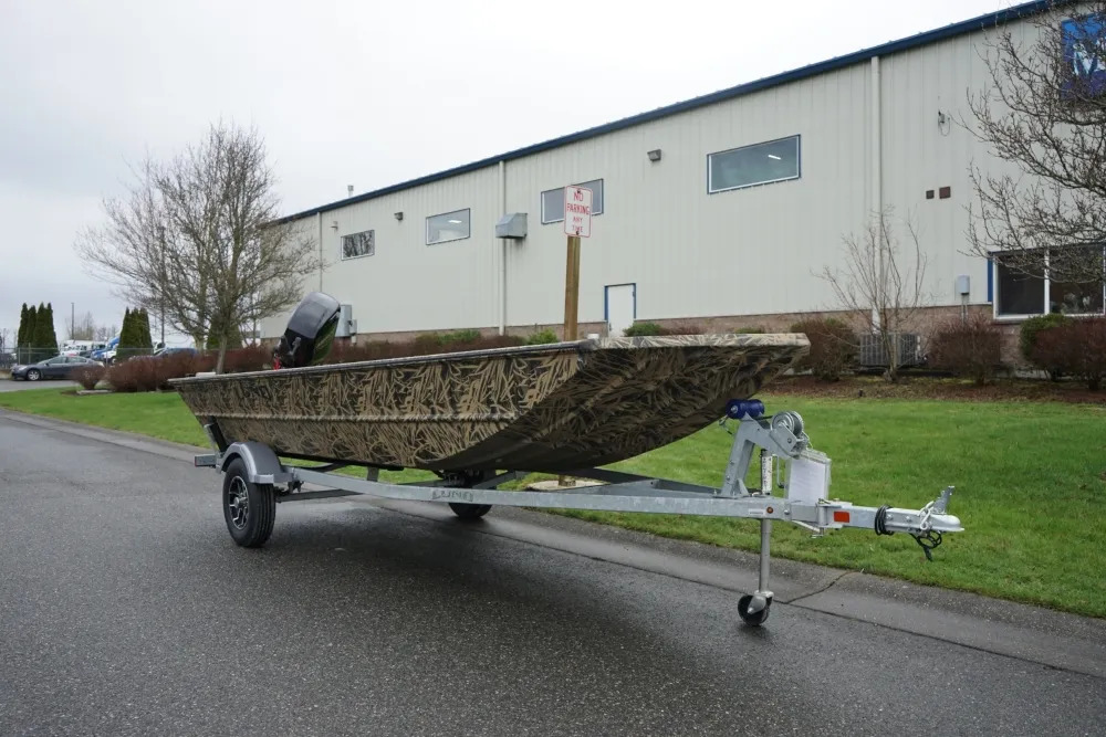 2024 Lund 1760 Predator Deluxe Tiller 2070 SS in