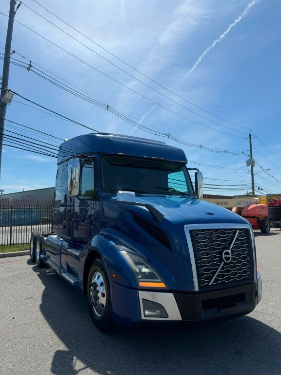 2019 Volvo Commercial VNL in Linden, NJ