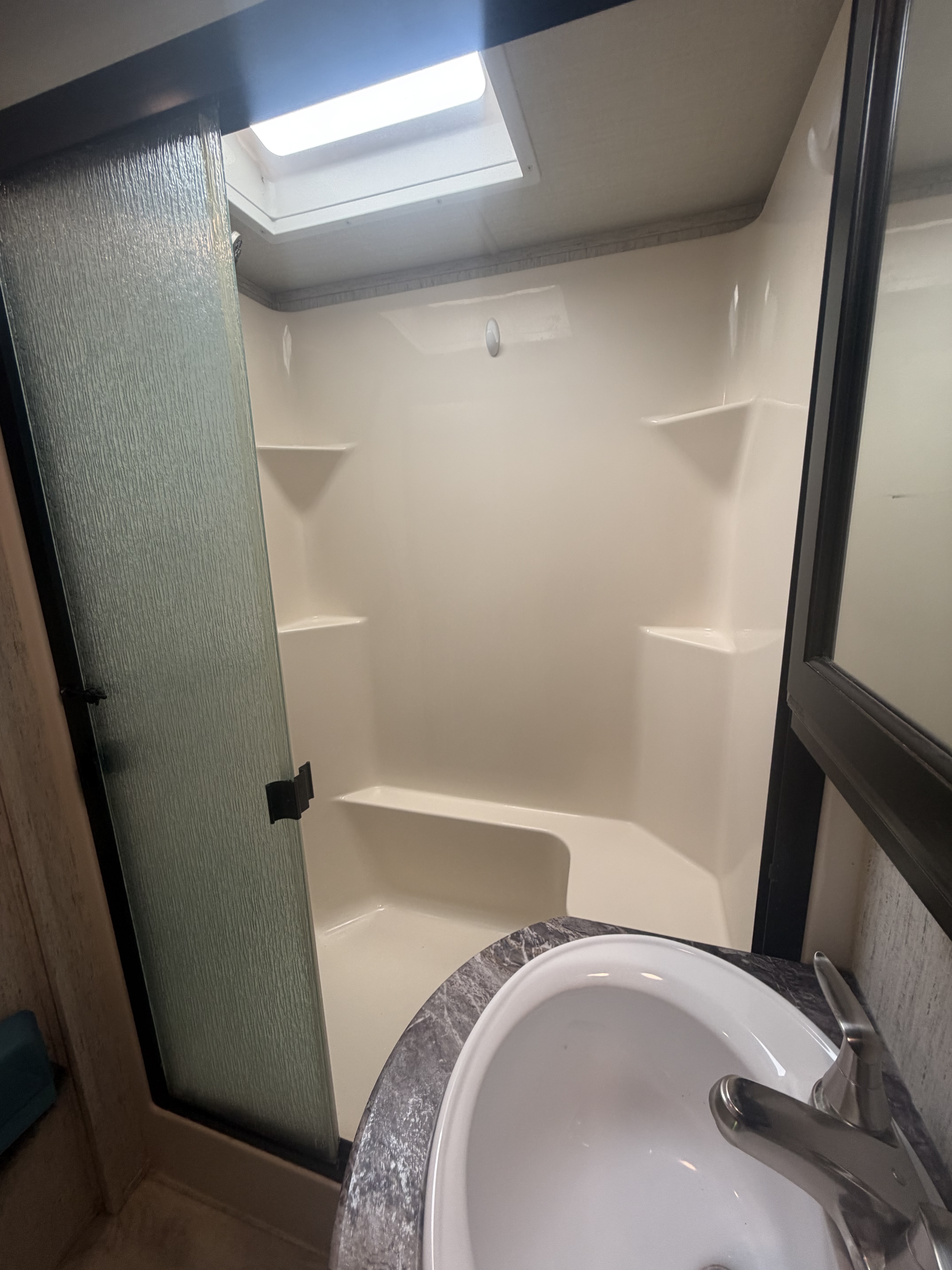 2019 Grand Design MOMENTUM M-CLASS 328M in friendswood TX