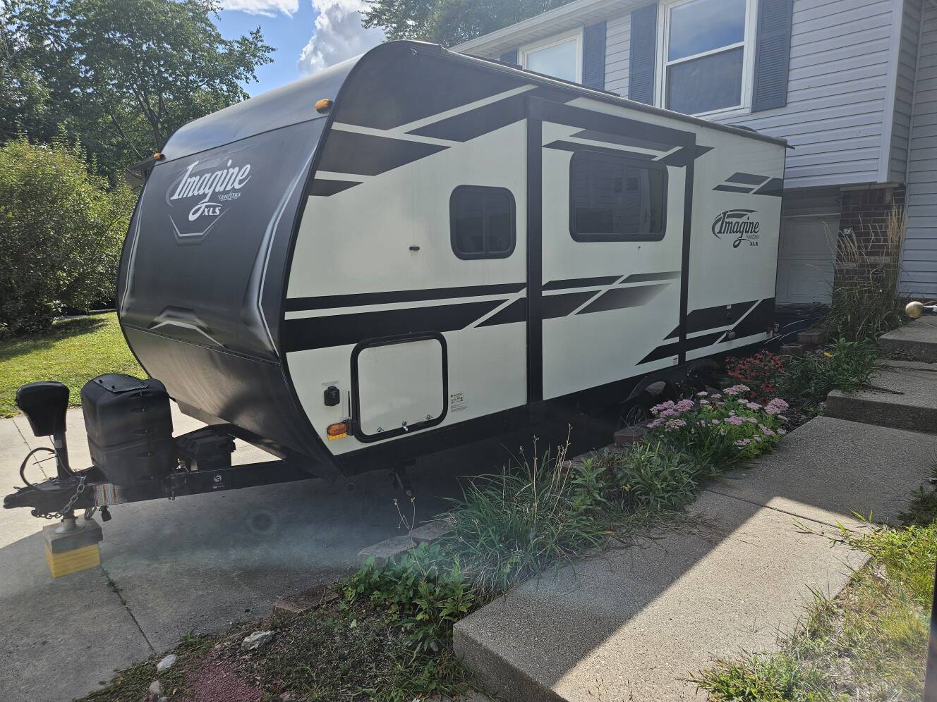 A photo of this 2020 Grand Design IMAGINE XLS 17MKE