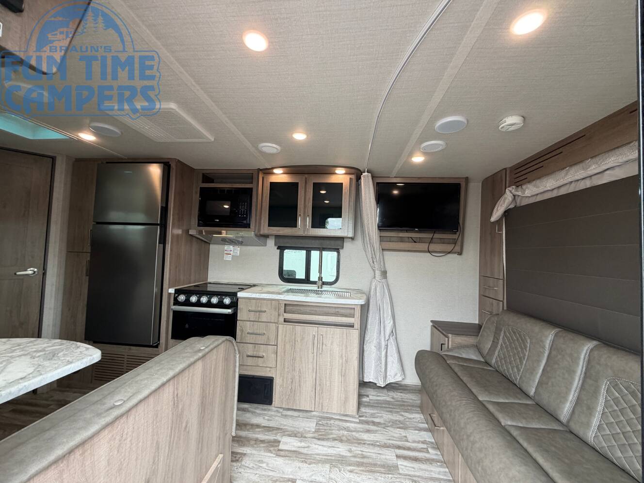 A photo of this 2022 Grand Design IMAGINE XLS 21BHE