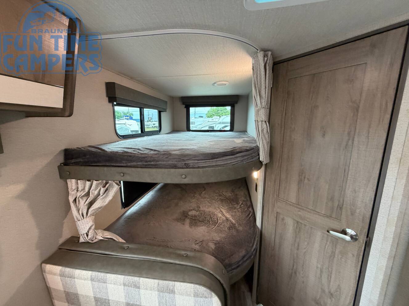 A photo of this 2022 Grand Design IMAGINE XLS 21BHE