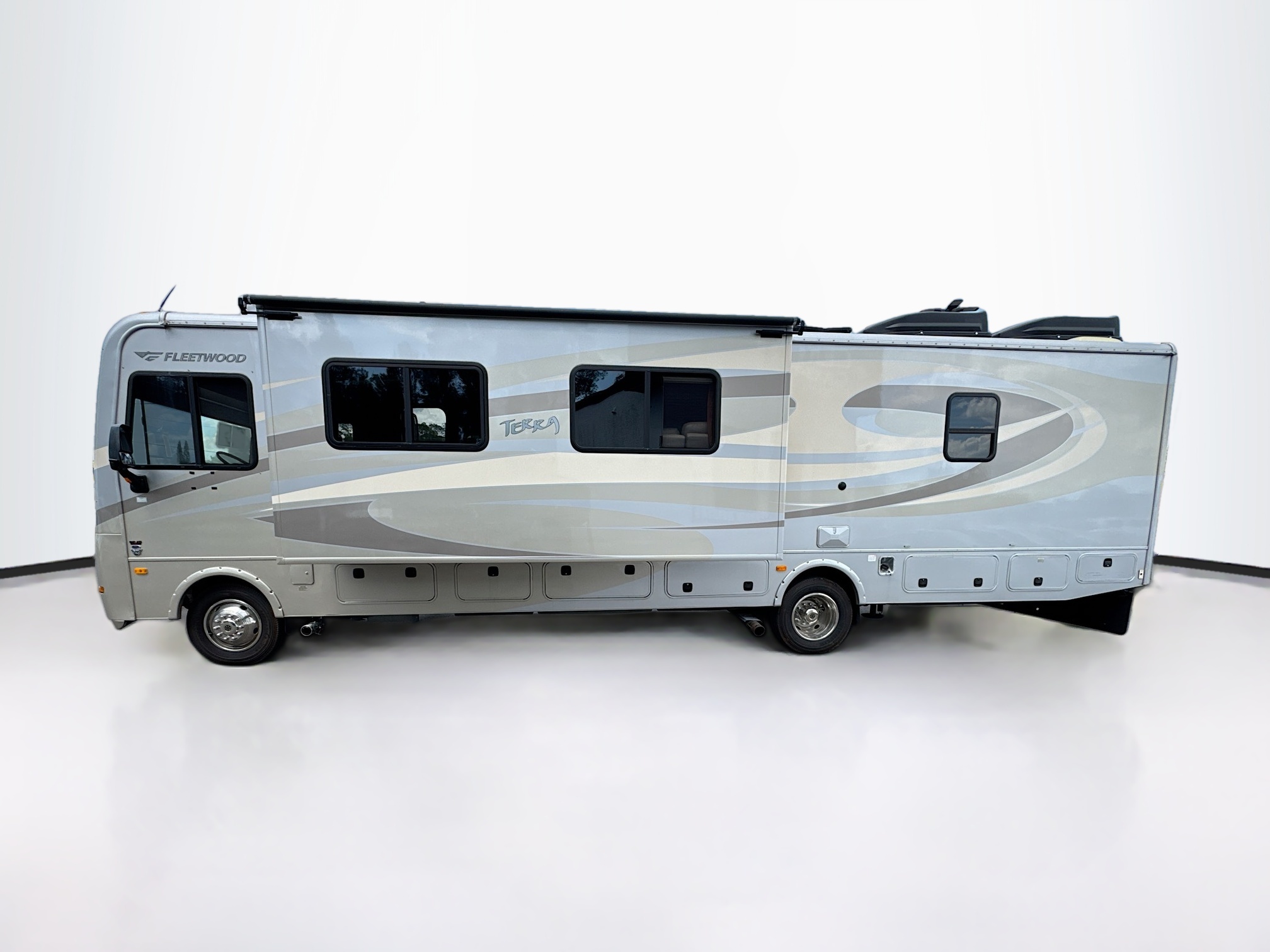 2015 Fleetwood TERRA 35K in new port richey FL