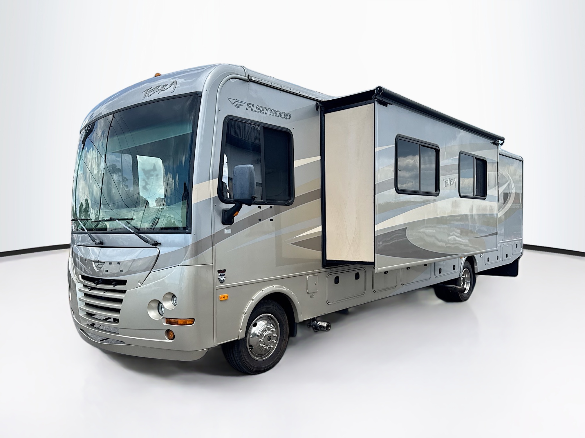 2015 Fleetwood TERRA 35K RV