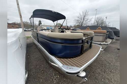 2026 Premier SUNSCAPE 220 RF 150HP LEGS BUNK TRAILER DEMO XLC - CL in detroit lakes MN